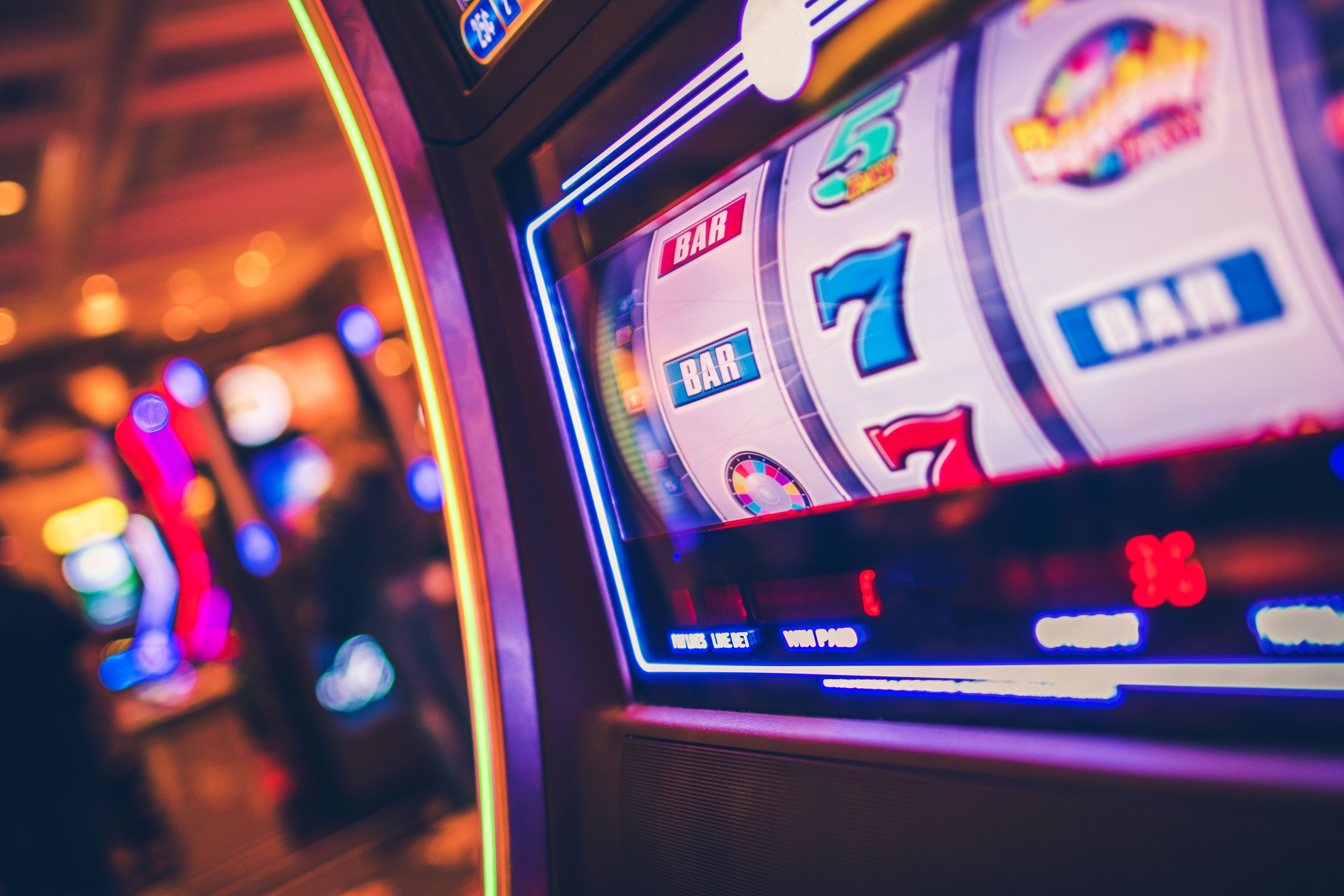 Live dealer blackjack table interface on mobile